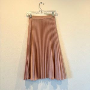 H&M Pleated Skirt Size: XS